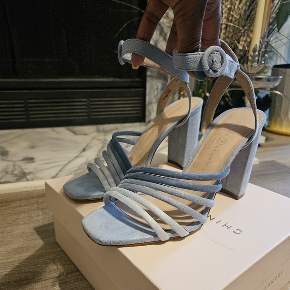 Blue Ombre Strappy suede Chunky Heels 💙🩵🤍 - Picture 10 of 10